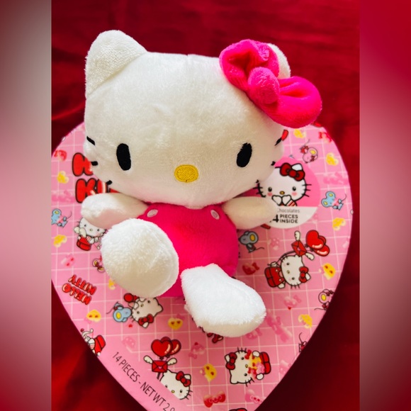 Hello kitty plush - Picture 3 of 5